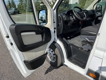 Prodám Citroën Jumper 2.2HDi,110 kw.L5H2. 6 míst. Nové v ČR- - 11