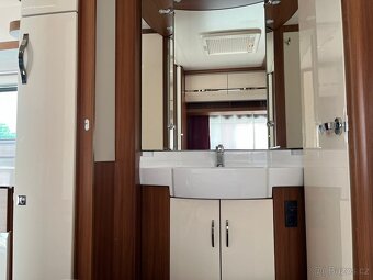 Prodám karavan Hobby 540 ufe, r.v.2018 + mover + předstan. - 11