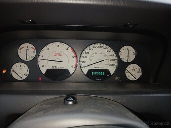 Jeep Grand Cherokee - 11