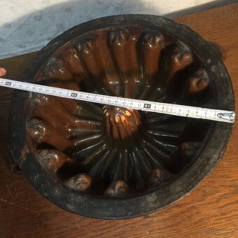 velká velice stará1850 forma Monumentální bábovka - 11