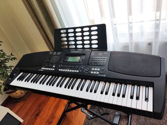 Kurzweil KP300X + K&M 18997 Al stojan + Bespeco SG8EX židle - 11