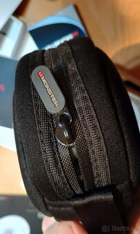 beats. solo 1.0.0 by Dr. Dre - original - 11
