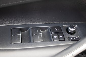 Toyota Corolla Executive 1.6, 97kW – 2020 - 11