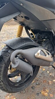 Aprilia SR 50 R 2018 - 11