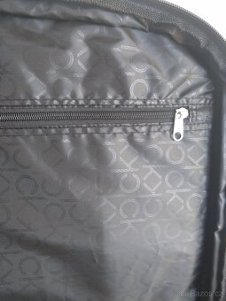 Calvin Klein - cestovní zavazadlo... - 11