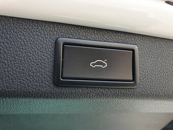 Škoda Superb iV Combi Style 1.4TSI 160kW DSG 56tkm Virtual - 11
