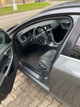 Volvo V60 2.0 T6 Bi-Fuel 180 kW, r.v. 12/2016 – CNG + benzín - 11