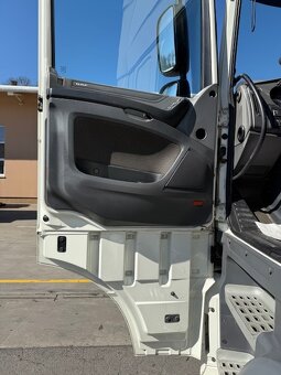 Prodám tahač DAF  XF 2/2016 Najeto 836000km - 11