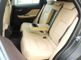 Jaguar F-Pace 2,0 25t 184kW AWD Prestige 16V 25t 2.0Ti4 Pres - 11