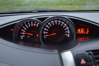 Toyota Verso 1.6i - 7 míst ,NAVI, kamera ,bez koroze - 11