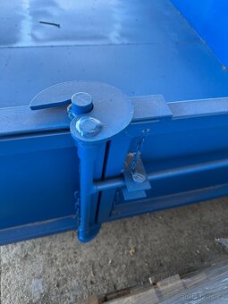 AVIA hákový kontejner na suť, šrot, stavební materiál - 11