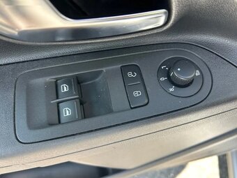 Volkswagen Up, 1.0 MPI GPS NAVI/SER.KN./1.MAJ - 11