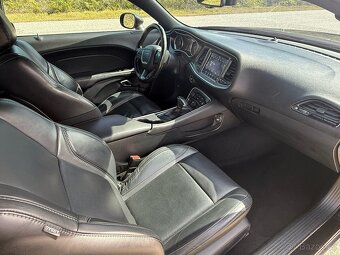 Dodge Challenger 3.6 V6 SXT PLUS - 11