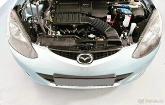 Prodám Mazda 2 1.3 63Kw benzín, r. 2009, nová v ČR. - 11