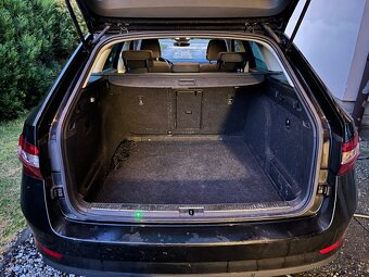 Škoda Superb 2,0 TDI DSG r.v. 2016 combi černé, tažné - 11