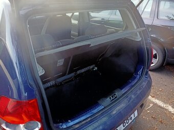 VW Fox 1,2i na dodělání nebo ND po ťukanci na bok, r.v 08 - 11
