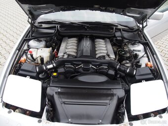 BMW 850i E31 1991 stříbrný celolak, najeto jen 122 600 km - 11