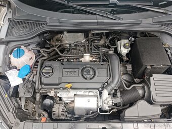 Škoda Yeti 1.4 tsi  90kw dsg automat najeto 41tis km - 11