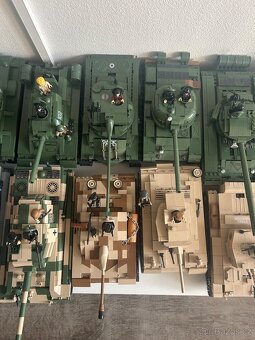 Velká sbírka COBI tanků – 20 ks + letadla, figurky, plánky – - 11