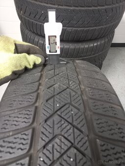 BMW 3 G20 zimní sada 796 dvourozměr 225/45 a 255/40 R18 - 11