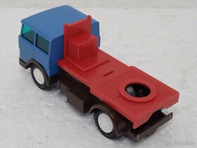 Nákladní setrvačníkové auto ITES Retro hračka - 11