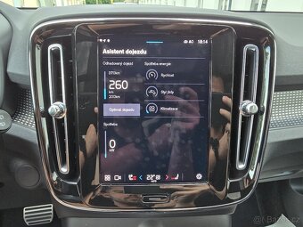 VOLVO XC40 300kW 4x4 TWIN RECHARGE PRO ČR 2022 LED+NAVI -DPH - 11