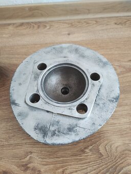 PRODÁM ORIGINÁL DÍLY MOTORU JAWA PÉRÁK 250 FJ / KOMUNISTA - 11