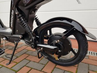 Nová E-Babeta Racceway - elektrická a bez ŘP - 11