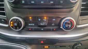 Ford  Custom  8 míst 2.0TDCI 125KW - 11