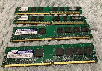 Paměti RAM do PC, typu DDR, DDR2 a DDR3, uvedená cena za vše - 11
