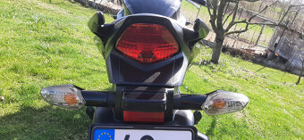 Honda CBR 125 R nové obě pneu, nová stk - 11