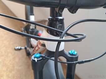 Trek procaliber 9.8. - karbonová kola - 11