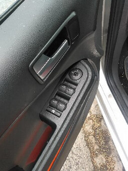 PRODÁM FORD C-MAX - 11