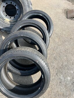 Bridgestone 245/45RF20 - 11