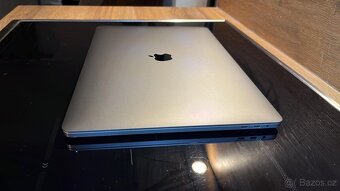 Apple Macbook Pro 15" 16gb Ram / SSD 512gb - 11