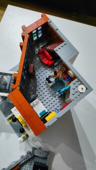 Lego 10264 - Corner garage - 11