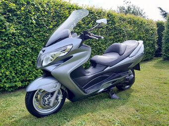 Suzuki Burgman 400i - 11