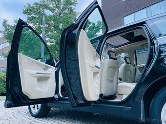 Volvo XC60 2.4 D5 4x4 5VÁLEC MANUÁL VÝHŘEV KAMERA TAŽNÉ - 11