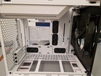 Mini itx skříň  Fractal Design Torrent Nano - 11