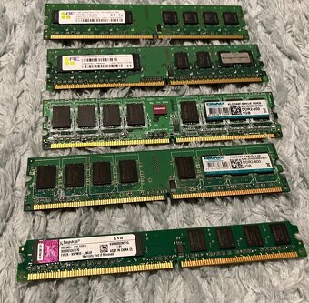 Paměti RAM do PC, typu DDR, DDR2 a DDR3, uvedená cena za vše - 11