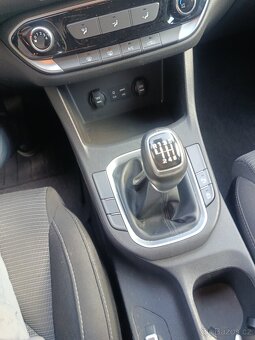 Hyundai i30 combi 1.0,88 kw r.v. 2017/11 - 11