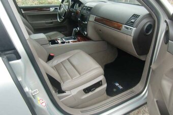 VW TOUAREG 3,0 TDI V6 - 11