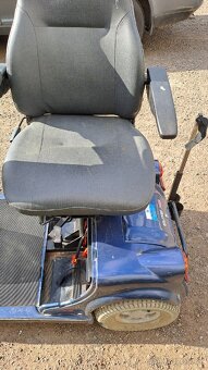 Prodám elektrický skútr tříkolka - 11