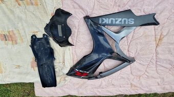 Prodám nahradní díly na Suzuki GSX-R 750 K7 - 11