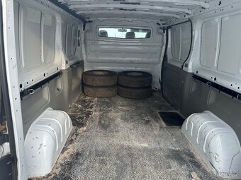 Opel Vivaro 2,0DCi 84KW L2H1 MANUÁLNÍ KLIMATIZACE - 11