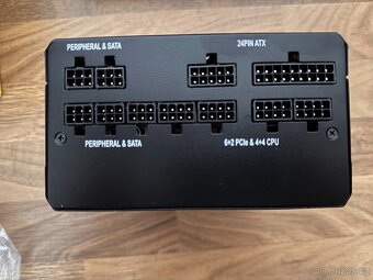 PC zdroj Corsair RM750x - 11