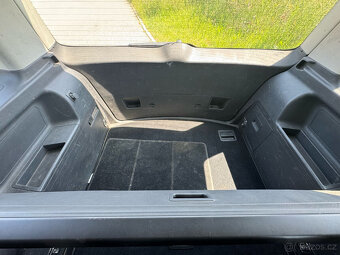 Volkswagen Touran 2.0D EcoFul - 11