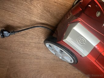 Vysavač sáčkový - 11