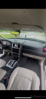 Chrysler 300C Touring 3.0 CRD – výkonné a prostorné kombi - 11