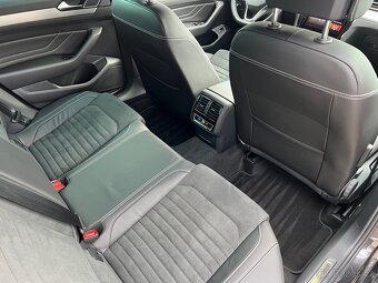 VW Passat Variant 2.0 TDi 147kw Eleg. Matrix tažné kamera - 11